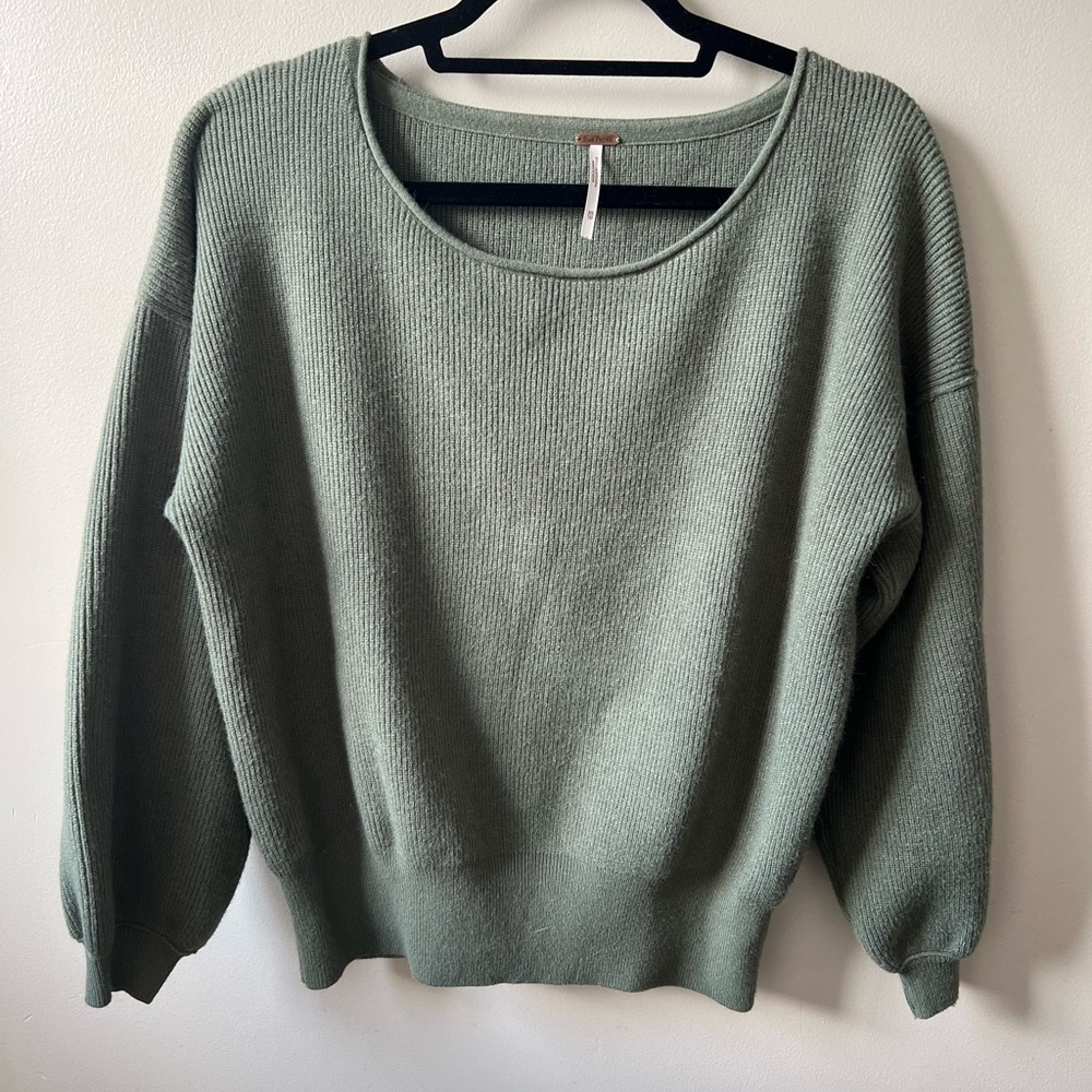 Free People olive knit sweater size xs